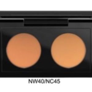 NEW MAC Studio Finish Concealer Duo